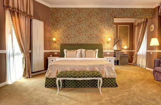 Bucharest Otopeni Airport to Hotel Boutique Lafayette 