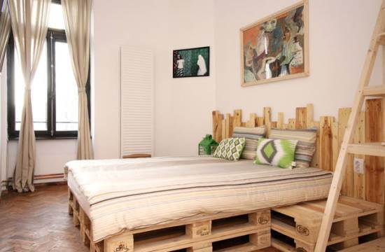 Bucharest Otopeni Airport to Victoria Poshtel Bucuresti 